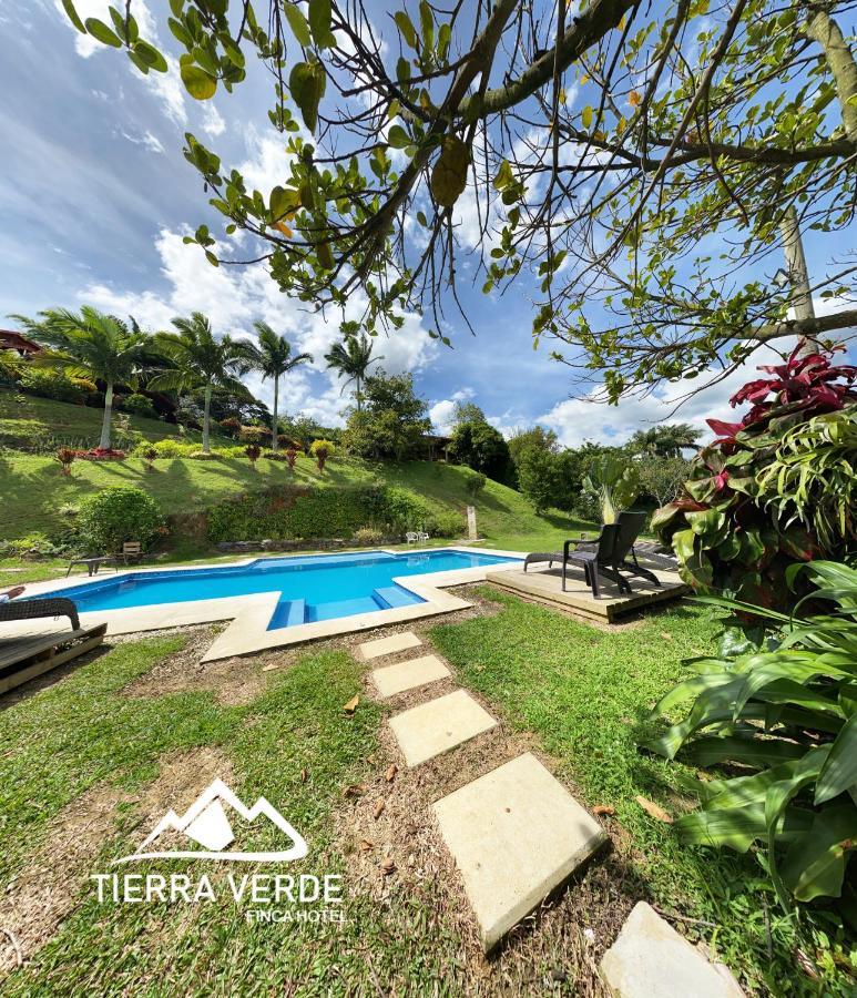 Finca Hotel Tierra Verde Girardota Bagian luar foto