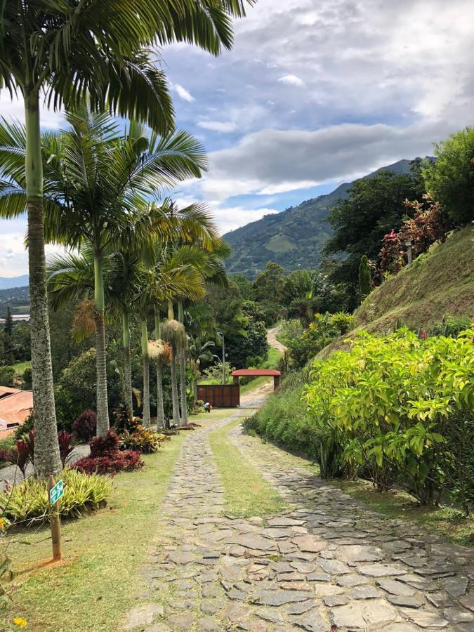Finca Hotel Tierra Verde Girardota Bagian luar foto