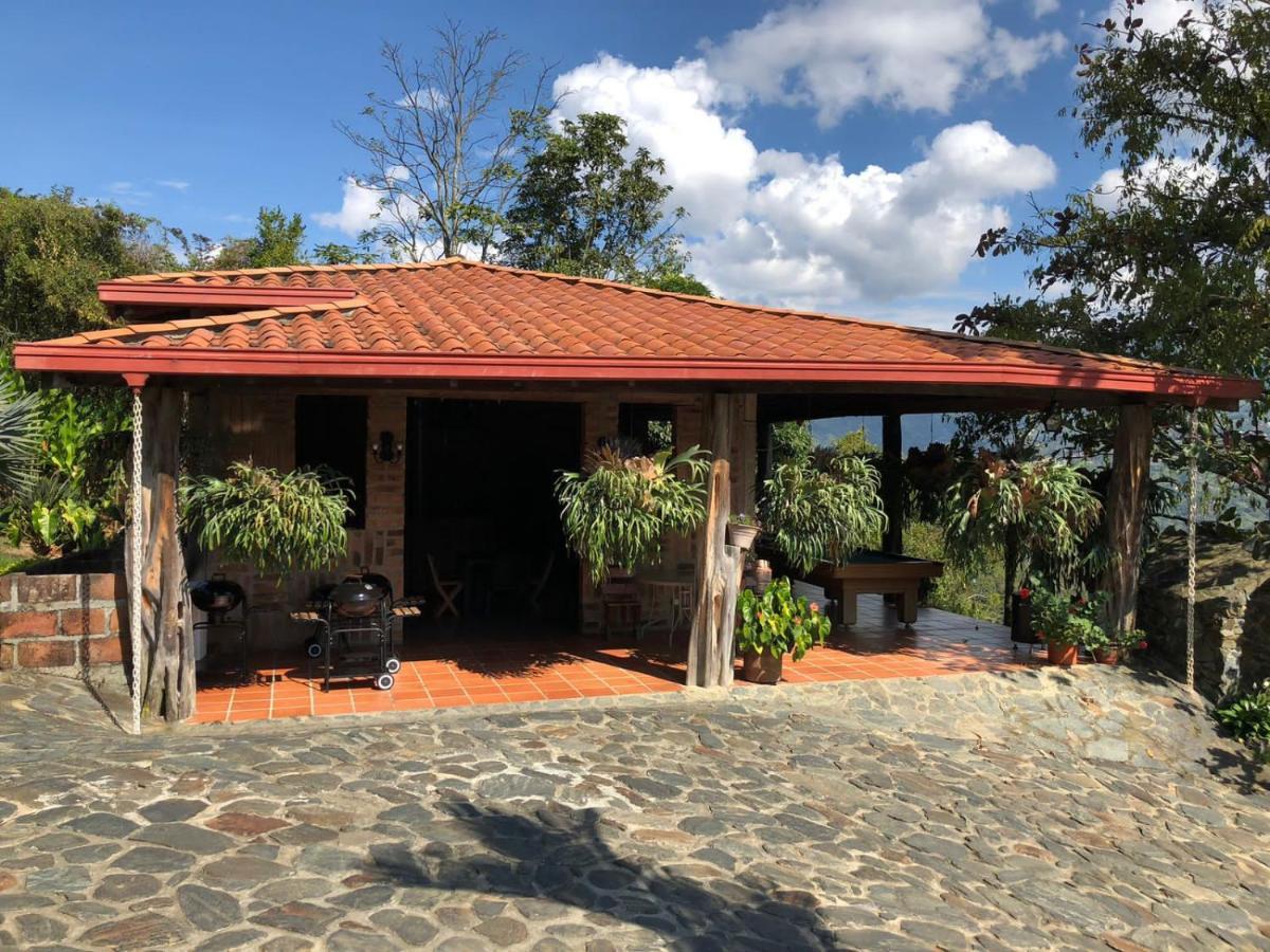 Finca Hotel Tierra Verde Girardota Bagian luar foto