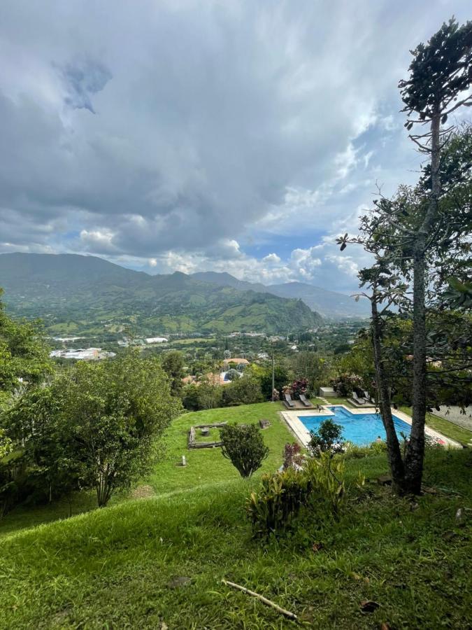 Finca Hotel Tierra Verde Girardota Bagian luar foto