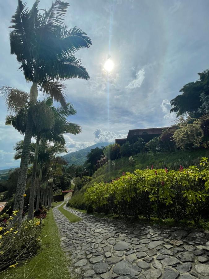 Finca Hotel Tierra Verde Girardota Bagian luar foto
