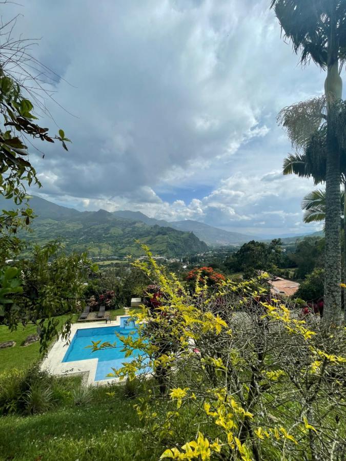 Finca Hotel Tierra Verde Girardota Bagian luar foto